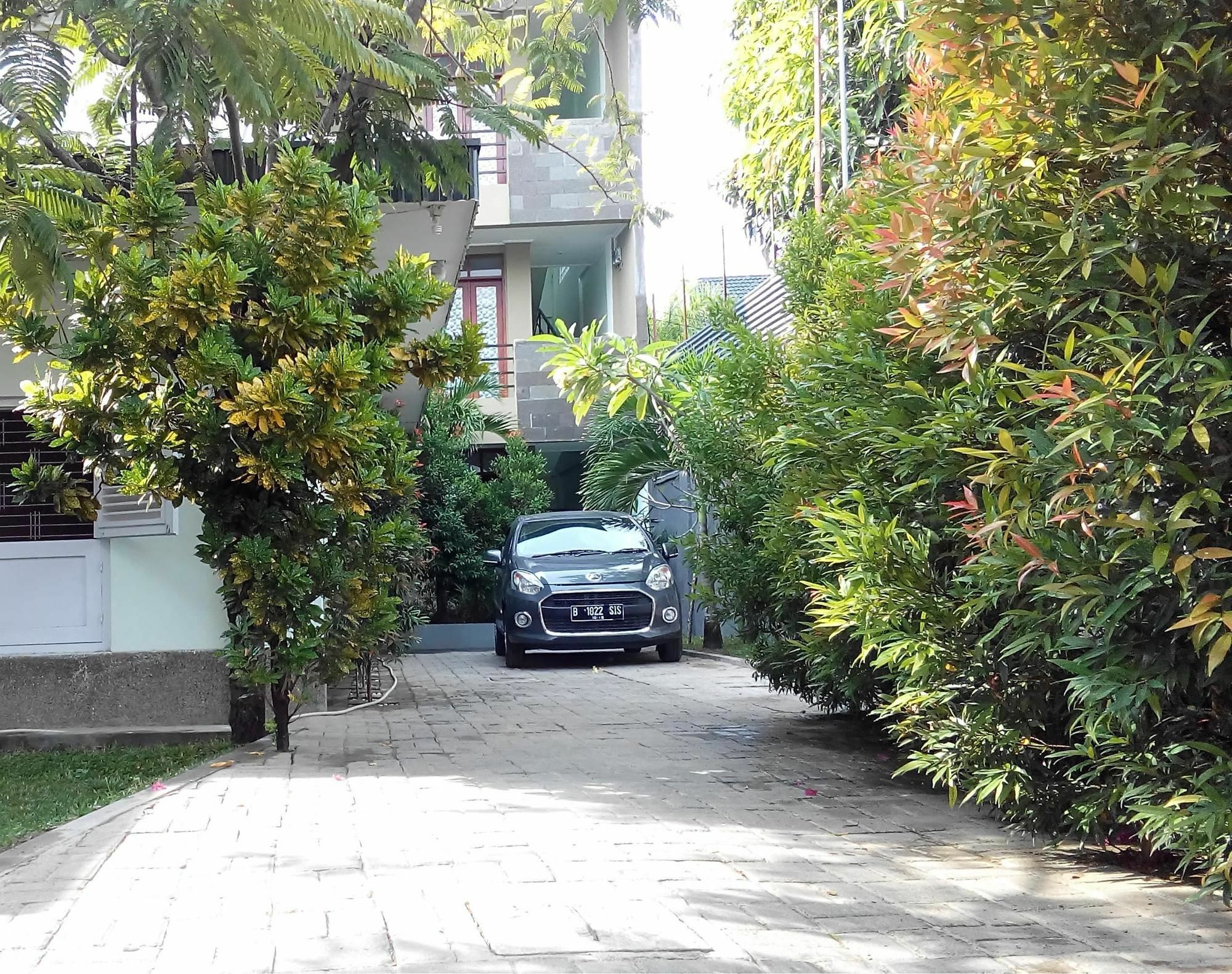 Makassar Breeze Place Residence Exteriör bild